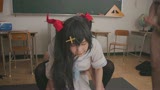 またがって腰を振る巨乳コスプレイヤー騎乗位 4時間33