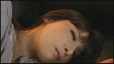 姉を睡眠薬で眠らせてわいせつな行為をする弟の投稿映像28