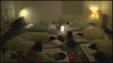 部活動合宿で睡眠薬夜這いをする顧問教師の記録映像35