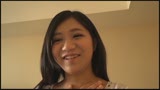 人妻が連れ込み悶えるフェラ25