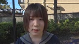 美形素人女子と中出しノーカット撮影！人生これからの素直で地味な色白女子校生　八木花菜0