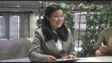 新人女性社員が面接官00214