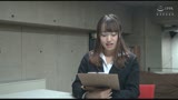 新人女性社員が面接官00311