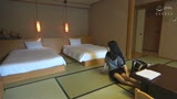 自分の部屋に泊まることになった妻の女友達 ｢人妻知美さん(仮名)三十二歳｣に当然のように手を出してしまうワタシ番外編 人妻漫遊記1016