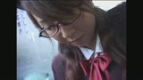 「通学バスで尻を触っても抵抗できない女子校生に勃起チ○ポを握らせてヤらせる」11