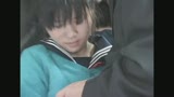 「キスまで3cm 田舎のガラ空き路線バスを満員にして純真無垢な女子学生に密着したらヤれるか？」20