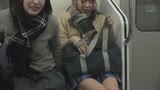 最終電車でW痴女とまさかの遭遇！向かいの座席でWパンチラしてくる美脚女の誘惑で勃起したらサンドウィッチ状態で何度もヤられた17