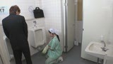 爆乳清掃員とトイレで2人きり!作業着から飛びだす凄いおっぱいに即勃起!!コソコソせんずりがバレて怒られると思ったら挑発されてヤられた28