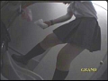 女子校生失禁便所15