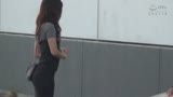 満員電車で羽交い絞めにされ切り裂きマキシワンピの隙間から乳首だけを徹底的に開発されるアヘ顔敏感女　水川潤22