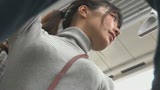 満員電車で羽交い絞めにされ切り裂きマキシワンピの隙間から乳首だけを徹底的に開発されるアヘ顔敏感女　水川潤4