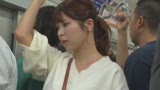 満員電車で吊り革拘束され両乳首同時開発のすえ無念の発情してしまった巨乳美女2　有岡みう14
