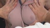 超接写！触れるか触れないかの長時間ソフトタッチで乳首の感度を何倍にも上げられる巨乳娘　如月りいさ5