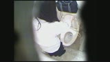 進学校教諭の女子トイレ盗撮　トイレでおしっこを漏らす恥JKの貴重映像18