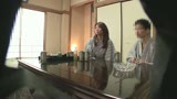 実録　堅物の妻を旅先で旦那の就寝中に知人が勃起した肉棒を・・・　M.K（36）3