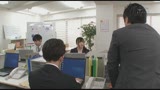 ソソる黒パンスト発情女子社員！！ブラック企業に途中入社した女子社員が仕事のミス連発でストリップの罰ゲーム！最初は渋々脱いでいたが･･･みんなに全裸を見られると女子社員は段々と興奮してきて･･･15