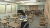 裸でかくれんぼ学園　教室でドキドキしながらかくれんぼ！！見つかったら1枚ずつ服を脱いでいき、徐々にお尻もお乳も丸出しに！13