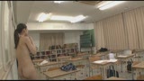 裸でかくれんぼ学園　教室でドキドキしながらかくれんぼ！！見つかったら1枚ずつ服を脱いでいき、徐々にお尻もお乳も丸出しに！34