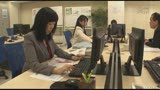 社内サイレント痴漢　狙った女子社員を皆でやれば怖くない！強引に迫れば断れなさそうな人の良さそうなソソる女子社員を狙って皆で取り囲み触りたい放題！1