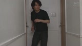 微乳くびれスレンダーボディの兄貴の彼女に誘惑されてこっそり抜かれて困っています　　桜木美音3
