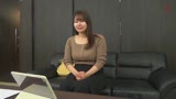 街角調査！AV動画を鑑賞させた欲求不満な人妻は必ずヤレる！ すでにオマ〇コはビチョ濡れ欲情決壊！？「この動画と同じことしてみたいです・・・」19