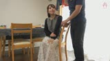 人妻自宅訪問！？声我慢性交！！夫婦・家族の憩いの場が汚される！？背徳さを感じ濡れてしまい間男の中出しまでも受けいれる人妻たち。19
