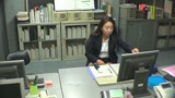 残業中の人妻熟女OLと二人っきりの淫猥オフィスセックス!!「皆に言わないで、今日だけの二人だけの秘密・・・」〜人気の去ったオフィスに漏れる熟女の甘い吐息〜15