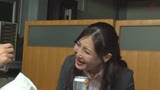 残業中の人妻熟女OLと二人っきりの淫猥オフィスセックス!!「皆に言わないで、今日だけの二人だけの秘密・・・」〜人気の去ったオフィスに漏れる熟女の甘い吐息〜1