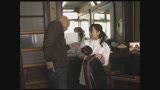 理髪館の淫乱人妻25