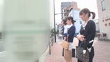 夏真っ盛り満員バスで人妻の汗だく透け下着にムラムラ！勃起したチ〇コが尻や股間にメリ込んできて奥様の頭もぼぉ〜っとして本能のまま握りしめてその場でヤッちゃった。12