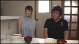 朝のゴミ捨て場ですれ違うノーブラ奥さん　天野美優19