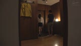 同窓会で再会した既婚者の元カノをエアコンが壊れたこの部屋に泊めて汗だくでハメ狂った72時間。　富田優衣28