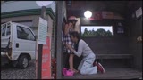 日焼け跡が残るロ○ータ美少女バス停わいせつ映像30