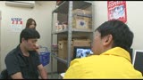 パートするコンビニでエロ本を盗んでしまった人妻は拒めない26