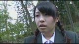 下校中にガマンできず野ションして管理人にお仕置きされる女子校生33