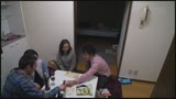 相席居酒屋で仲良くなった女子2人組を自宅に連れ込む。23