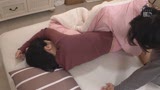 サエない僕を不憫に思った美人な姉に「擦りつけるだけだよ」という約束で素股してもらっていたら互いに気持ち良すぎてマ○コはグッショリ！でヌルっと生挿入！「え！？入ってる？」でもどうにも止まらなくて中出し！13
