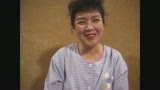 お茶を摘む田舎のお母さん　清水真紀子6