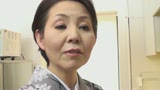 和服が似合うショートヘアーの清楚な熟女さん！落ち着いた雰囲気の熟女さんが乱れイキでナマ中出し！2