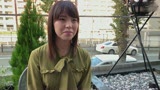 カフェでバイトしながら芸能活動をして歌手を目指してるSUZUちゃんを個撮テイでラブホにイン！3