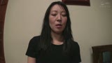 旦那とはセックスレスでアダルト動画を見るほど性欲が溜まっている控え目熟女の浮気AVSEX！1