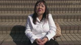 10数年旦那とはセックスレスで若い男と浮気SEXをしたい願望をAVで実現！Hカップの爆乳を揺らしハメまくりSEX！2