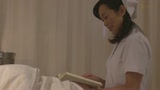官能小説家が入院中に看護師に自分の作品を朗読してもらったら…！朗読中感じて来た二人はチ〇ポを握らせ…2