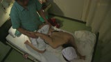入院中看護師に写真モデルをお願いして、深夜に病室に来てもらい…病室のベッドでなし崩し的に嵌めまくり！26