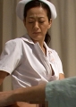 入院中に看護師に眠れないと我が儘言って…熟女看護師は欲求不満で抑えきれない性欲に堕ちて行く！