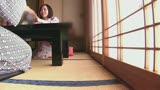 温泉宿で一人暇そうな奥様をナンパ！旦那のいない隙に他人棒でイキ果てる不貞妻！1