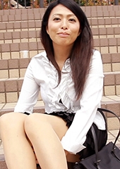 ビッチ丸出し美熟女〜プライベートのSEXだと奉仕しなくちゃいけないからAV出演で気持ちいいこといっぱいされたいな〜