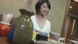 地方の敏腕生保レディを契約するとホテルに●れ込み個撮テイでハメ撮りSEX！2