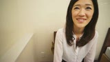 旦那のSEXに満足できずAV出演の広告に応募して来た、やリたい盛りの地方の若奧さん！平日昼間はイケない浮気タイム！1