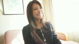 街行く美女奥さんに不倫についてアンケート！旦那さんの不倫疑惑で欲求不満の美女奥さんと不貞中出しSEX！2